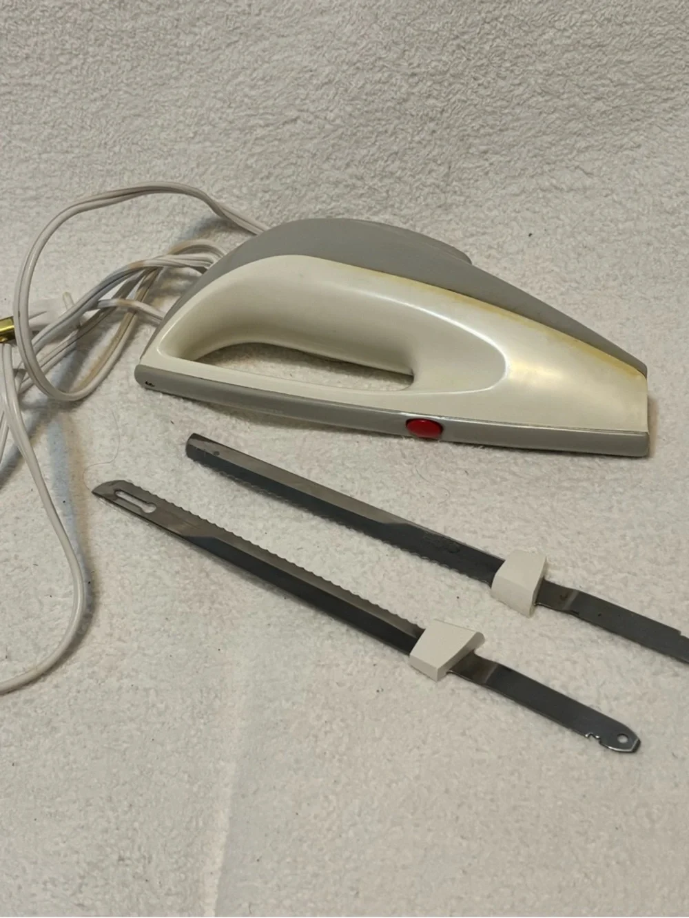 Hamilton Beach White Electric knife stainless steel blade in box